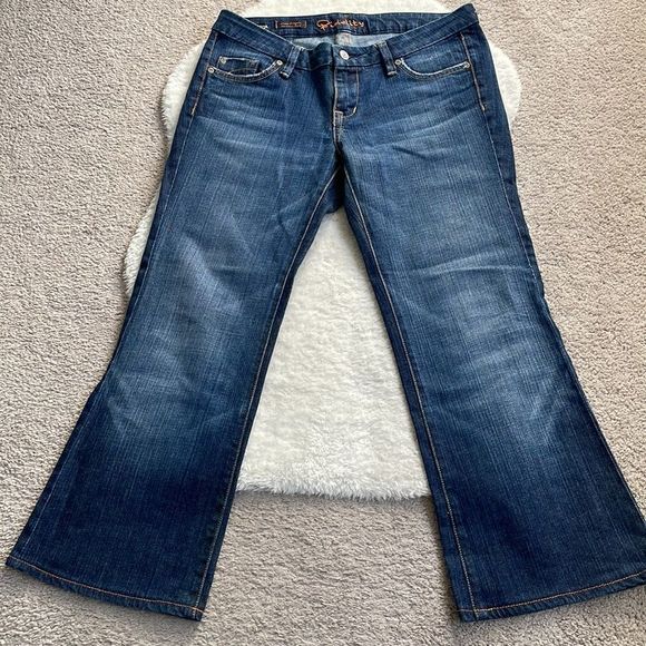 𝅺Fidelity Snap Dragon Low Waisted Flared Jeans Medium Wash Size 30 - Picture 9 of 15